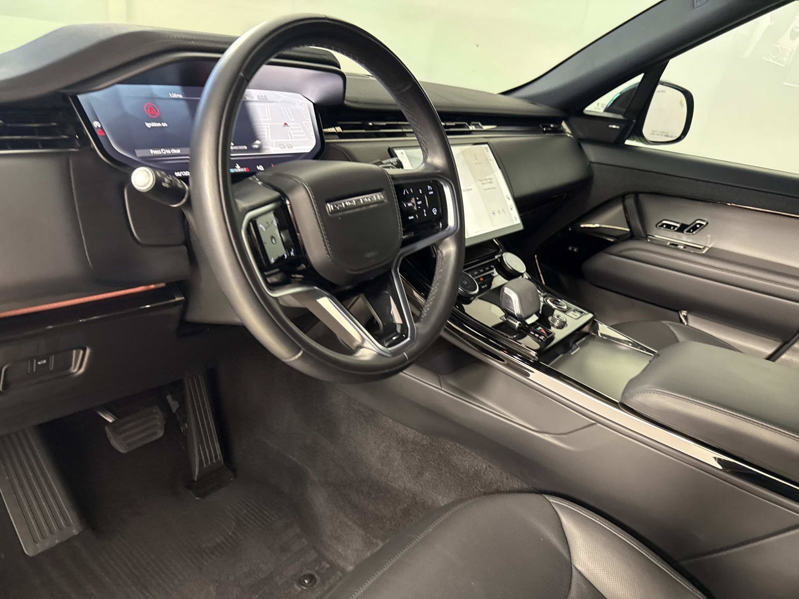 Used 2023 Land Rover Range Rover Sport SE AWD/4WD image 21