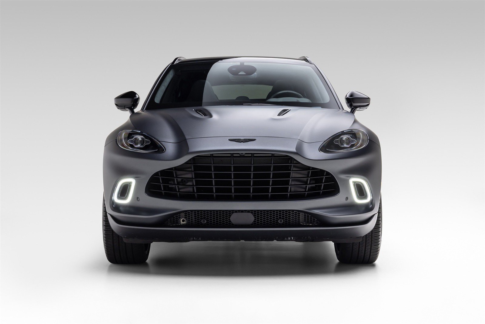 Used 2022 Aston Martin DBX AWD/4WD image 2