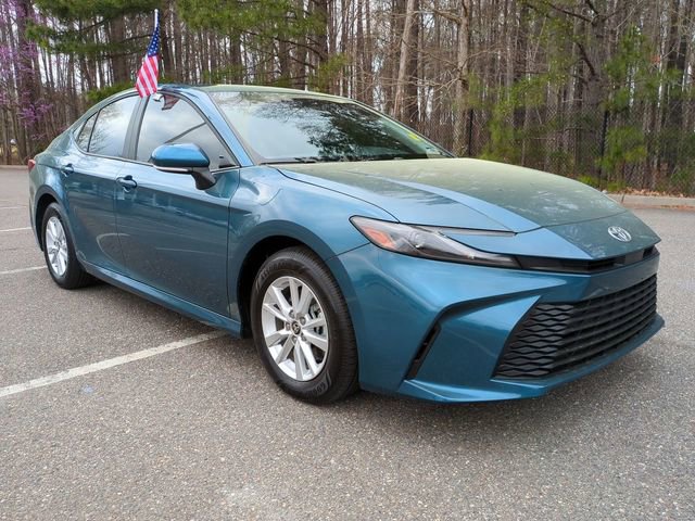 Used 2026 Toyota Camry LE image 2