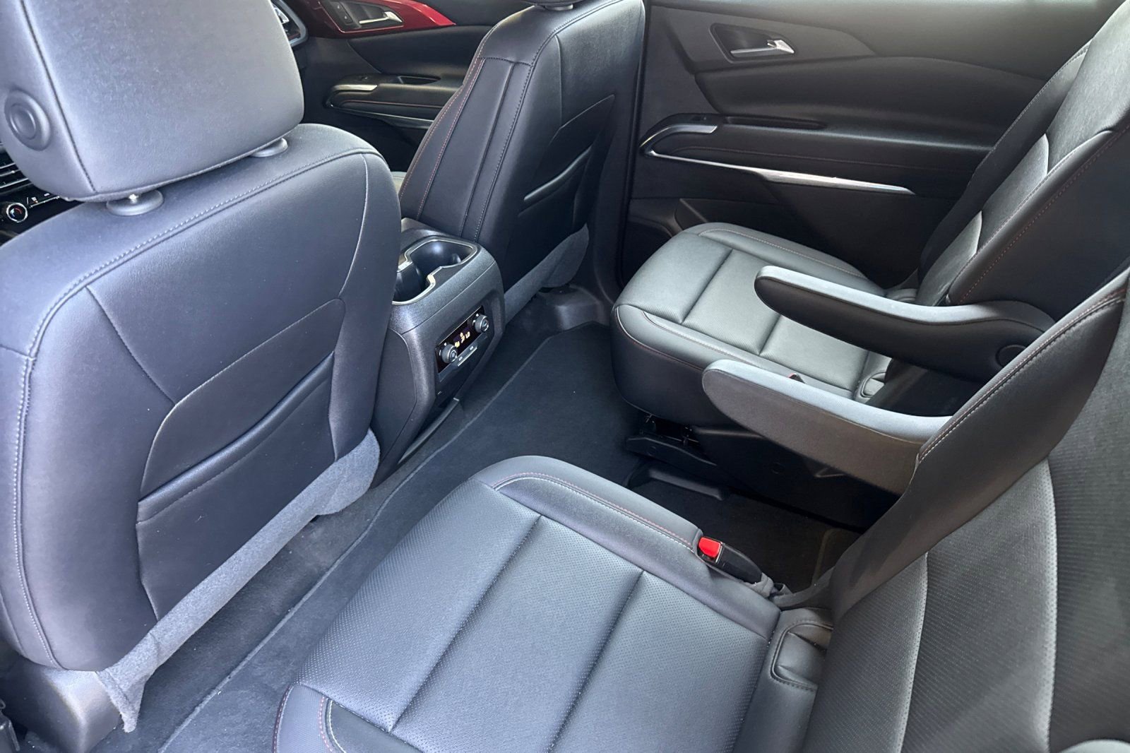 Used 2025 Chevrolet Traverse Z71 AWD/4WD image 15