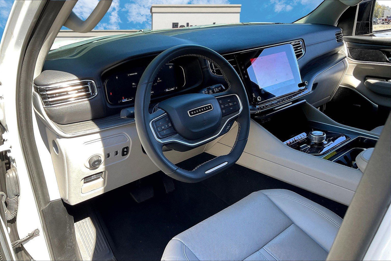 Used 2024 Jeep Wagoneer Series II w/ Flexible Seating Group image 13