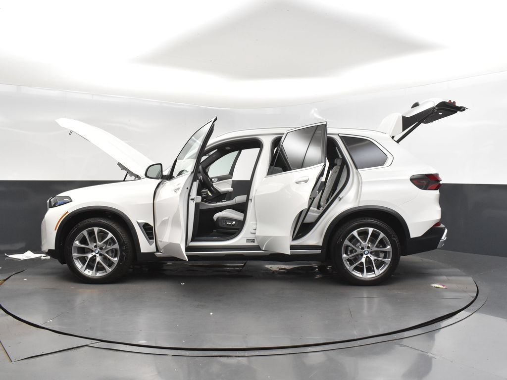 Used 2026 BMW X5 sDrive40i w/ Parking Assistance Package RWD image 44