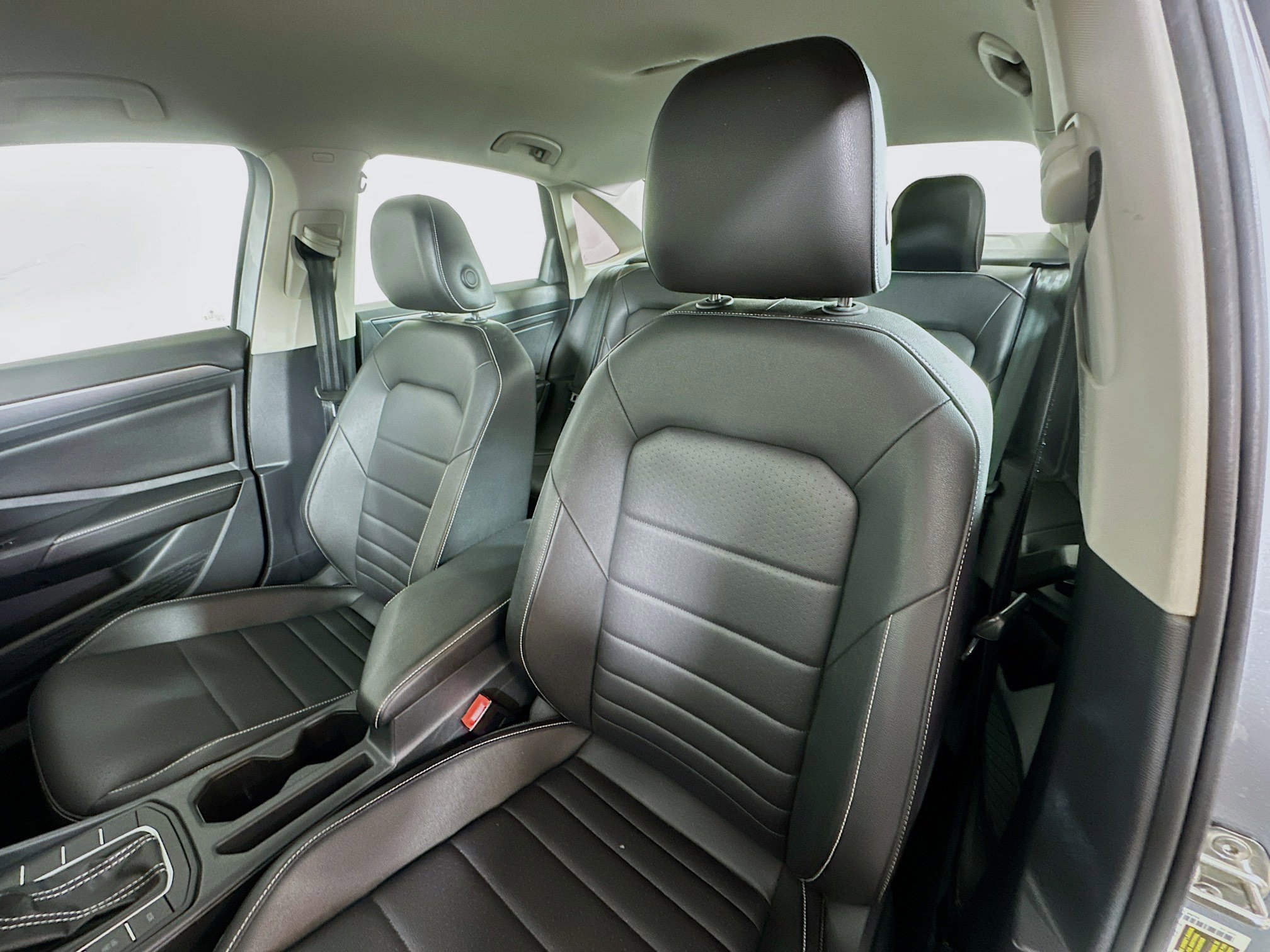 Used 2024 Volkswagen Jetta SE image 19