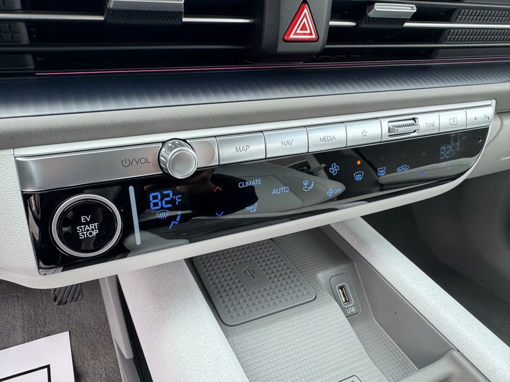 Used 2024 Hyundai Ioniq 6 SEL image 29