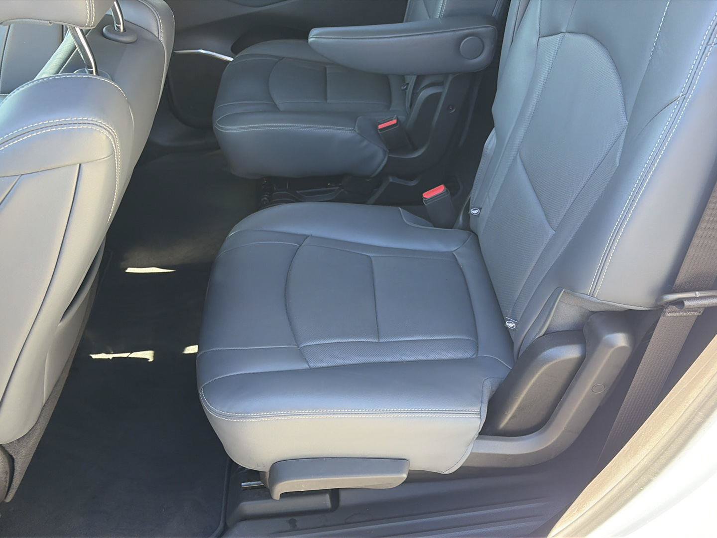 Used 2018 Buick Enclave Premium w/ Trailering Package FWD image 11