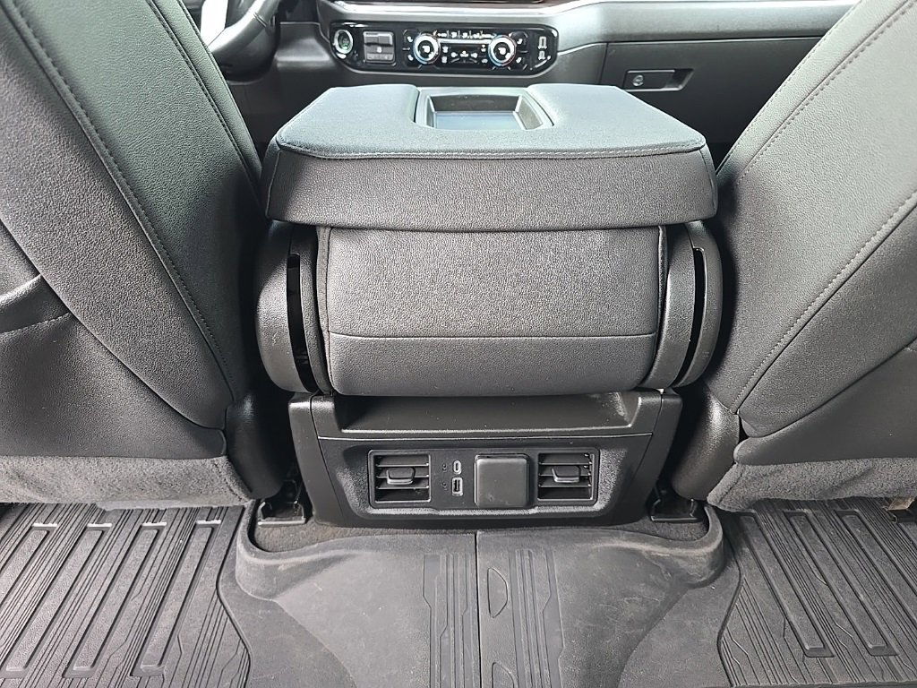 Used 2024 GMC Sierra 3500 SLT image 25