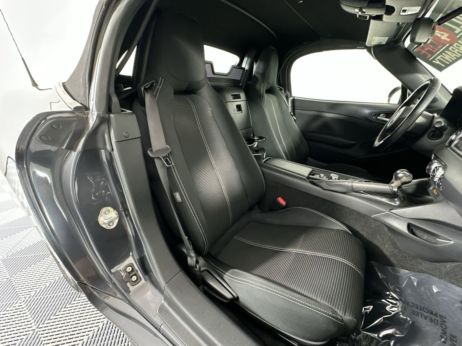 Used 2018 FIAT 124 Spider Classica w/ Technology & Siriusxm Group image 24