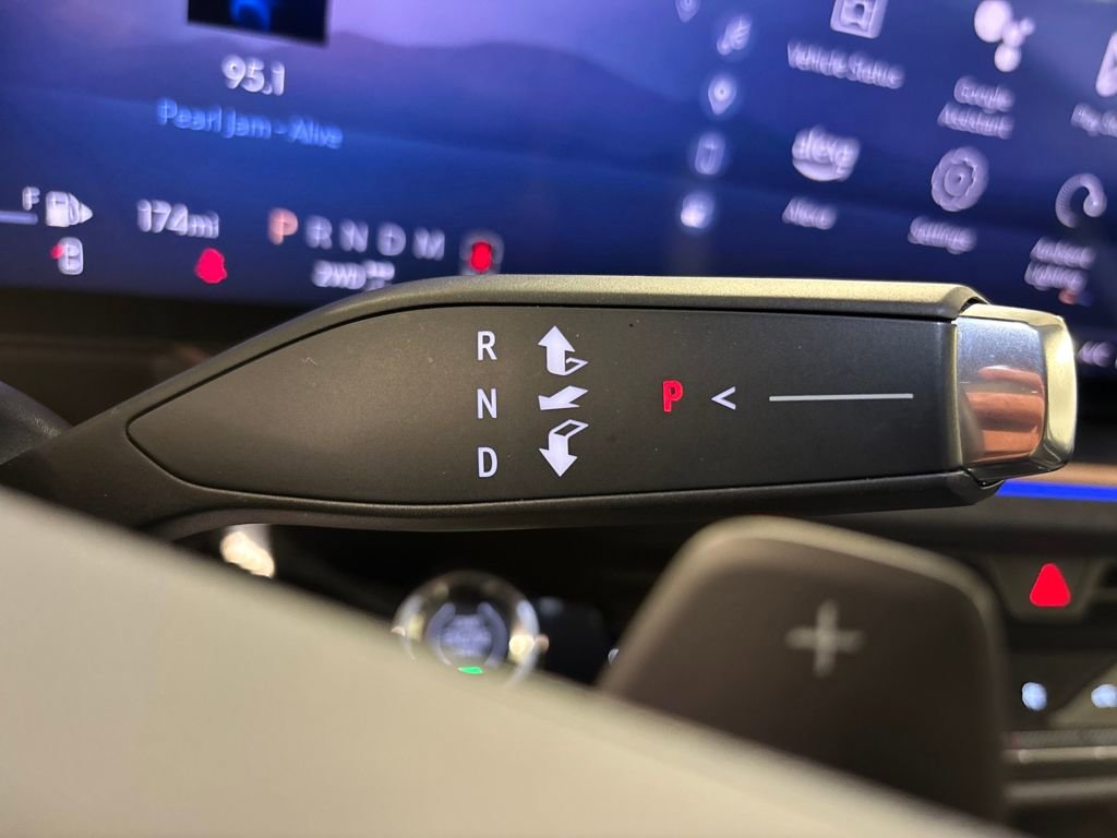 Certified 2024 Buick Envision Sport Touring image 36