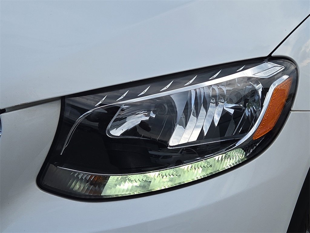 Used 2019 Mercedes-Benz GLC 300 4MATIC image 26