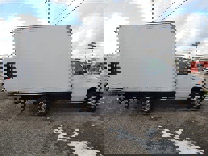 Used 2014 Ford E-350 and Econoline 350 Super Duty image 6