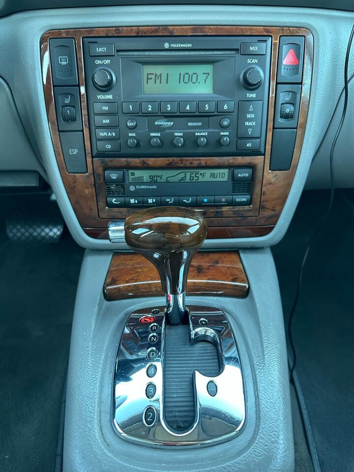 Used 2004 Volkswagen Passat GLX image 17