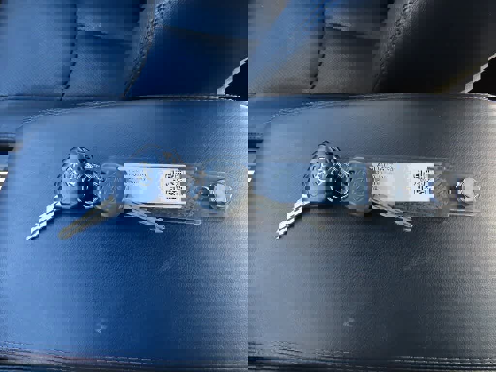 Used 2010 Toyota Camry LE image 24