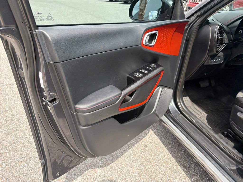 Used 2023 Kia Soul GT-Line FWD image 13