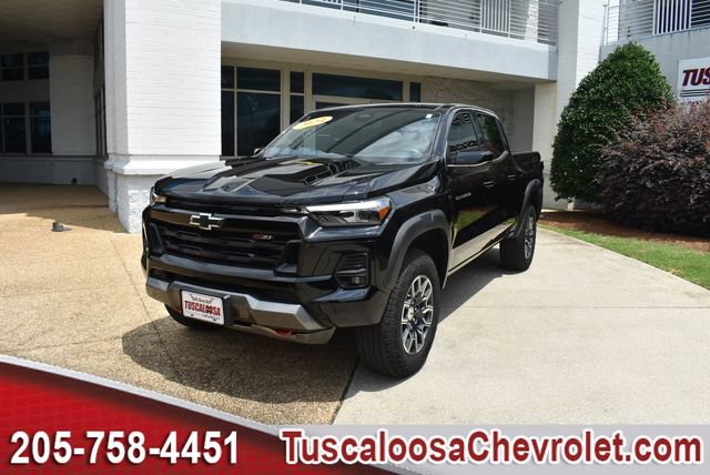 Used 2024 Chevrolet Colorado Z71 w/ Z71 Convenience Package 2 AWD/4WD image 5