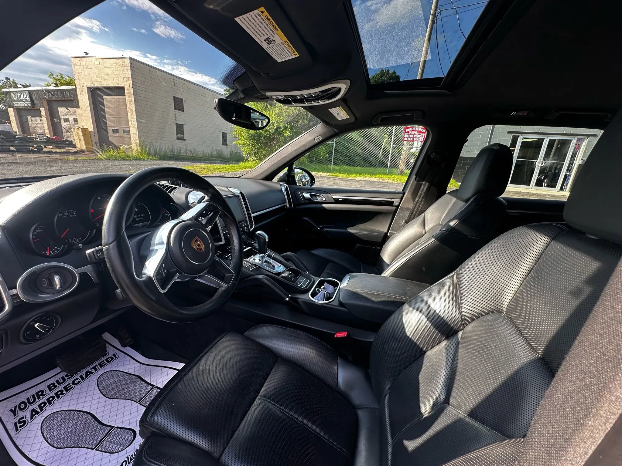 Used 2018 Porsche Cayenne AWD/4WD image 16