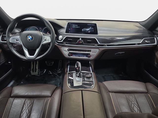 Used 2018 BMW 740i xDrive AWD/4WD image 10