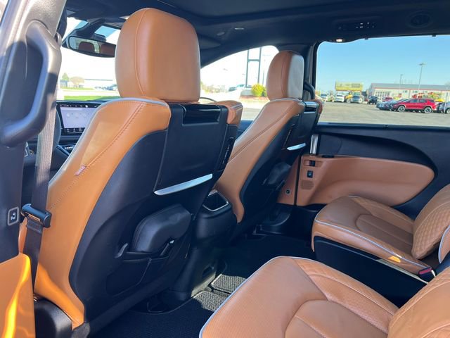 Used 2023 Chrysler Pacifica Pinnacle image 39
