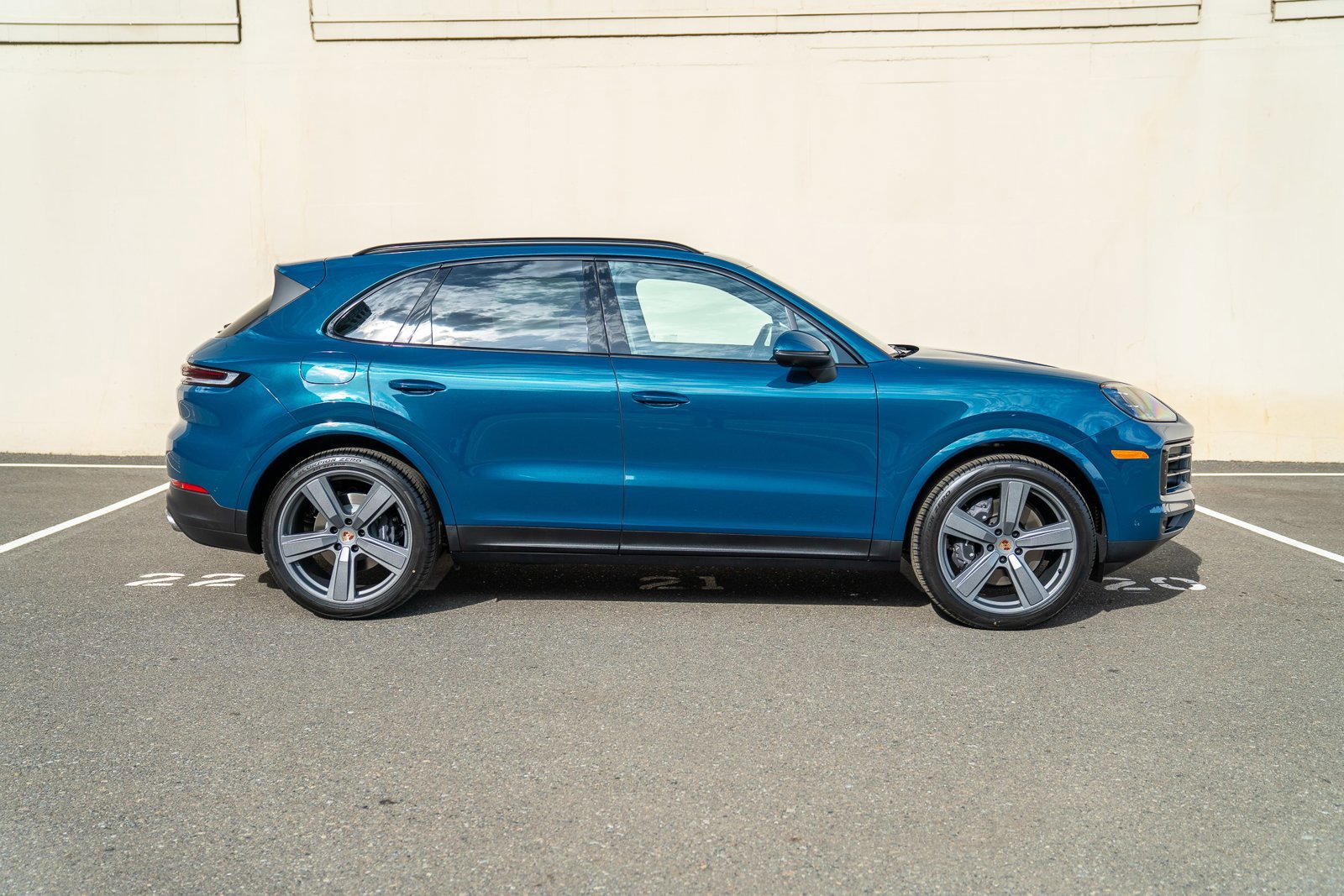 Certified 2026 Porsche Cayenne AWD/4WD image 8