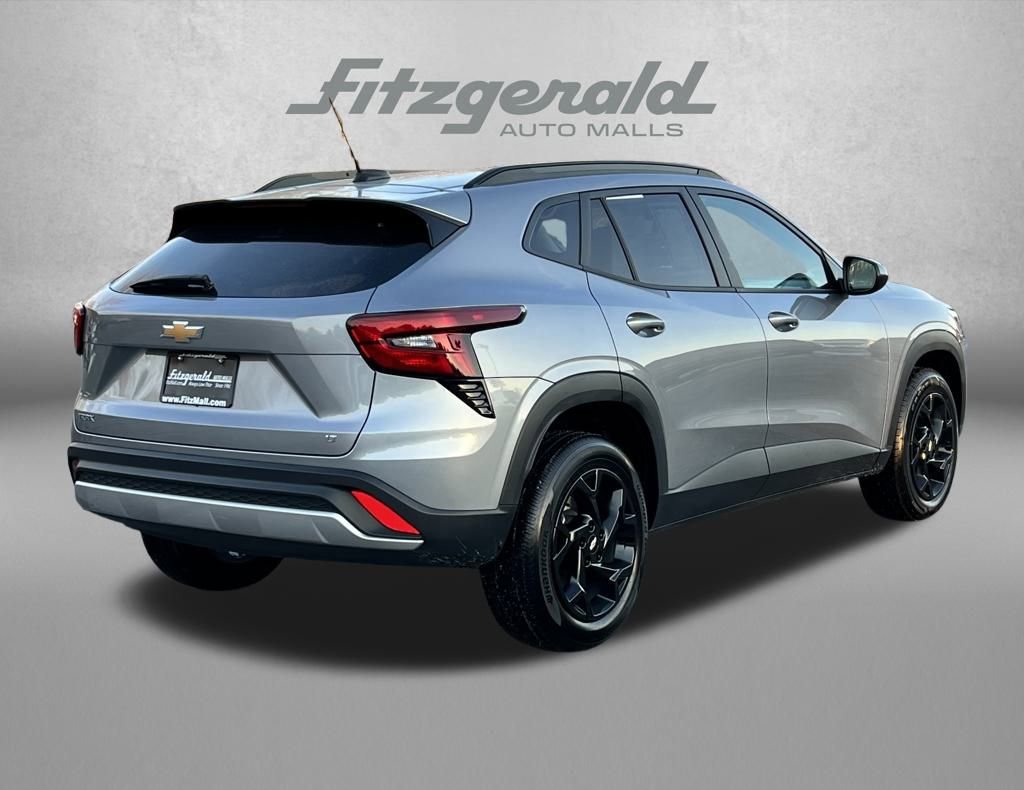 Used 2025 Chevrolet Trax LT image 7