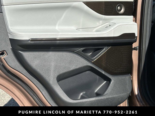 New 2026 Lincoln Navigator Black Label w/ Black Label Special Edition image 8