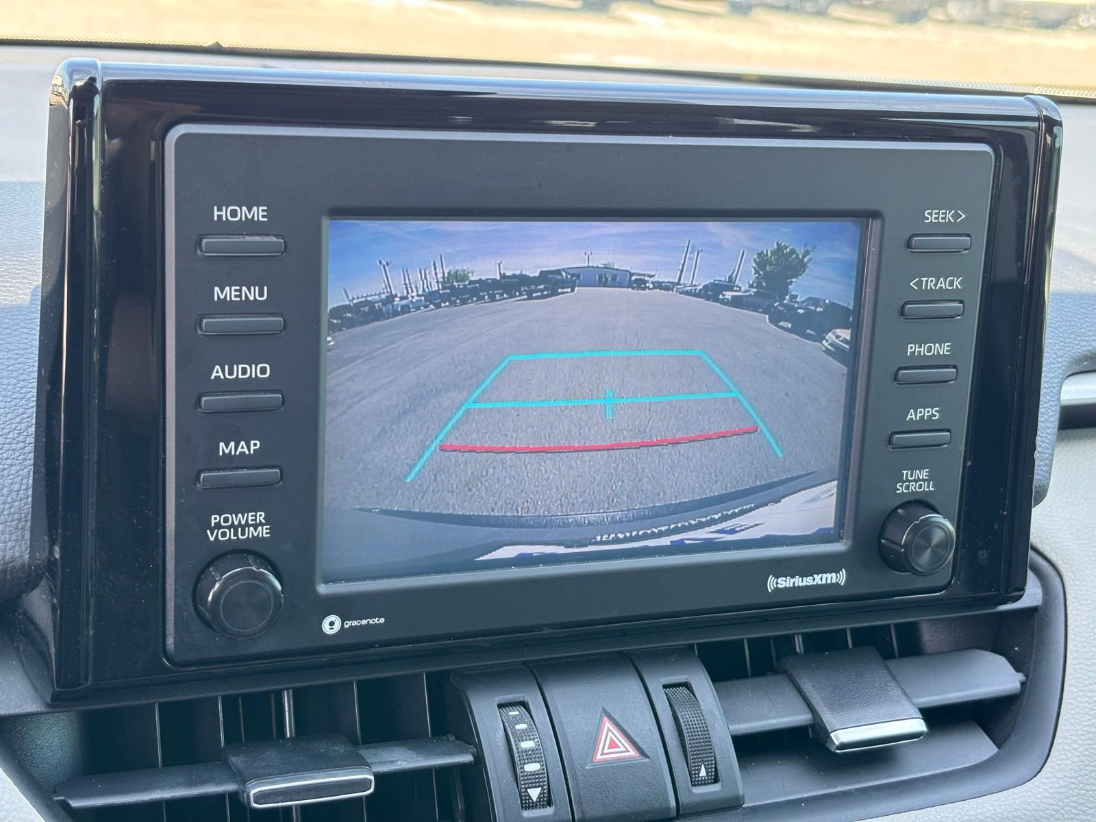 Used 2020 Toyota RAV4 XLE Premium FWD image 7