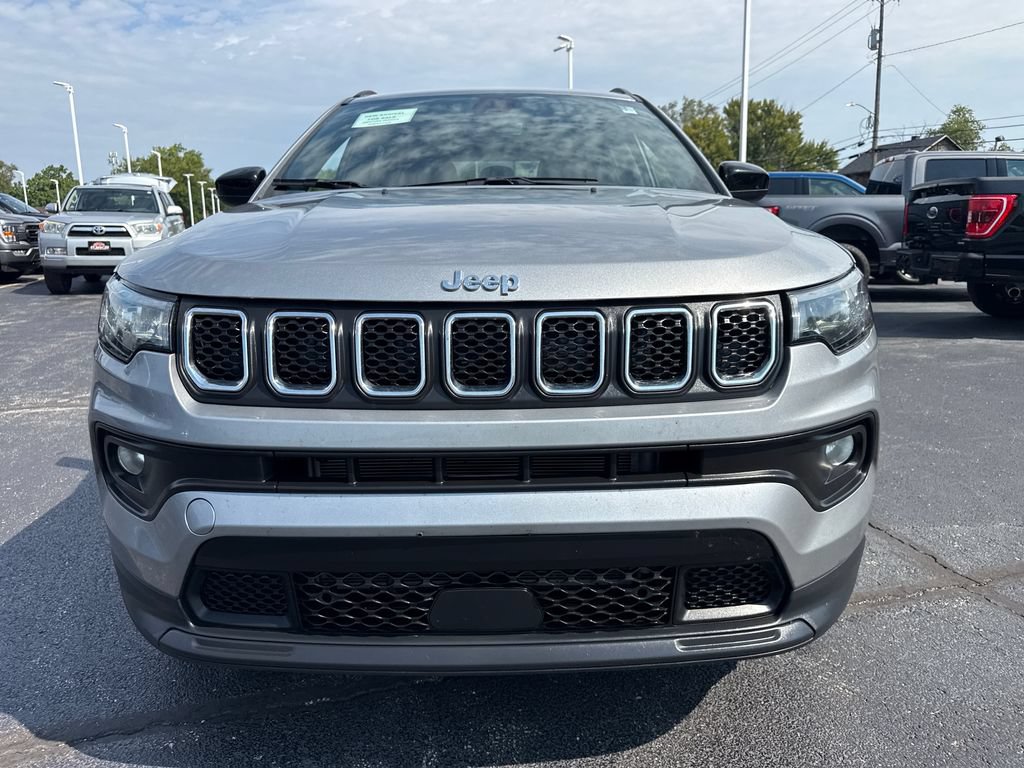 Used 2024 Jeep Compass Latitude AWD/4WD video 3