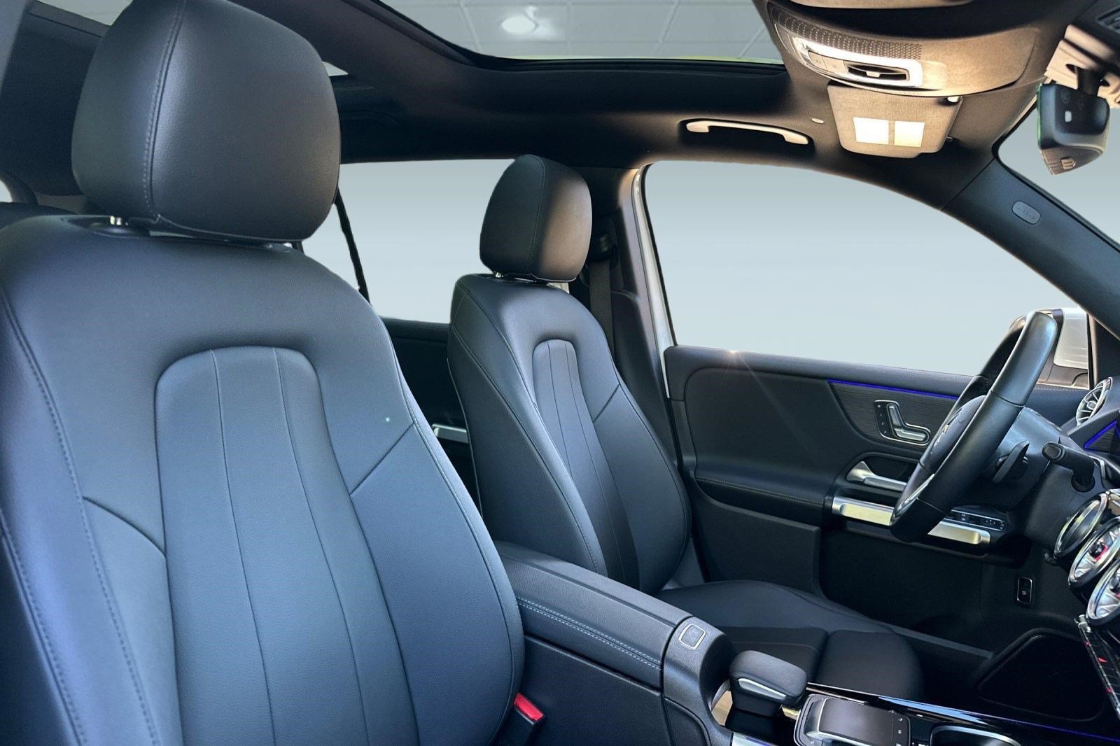 Certified 2023 Mercedes-Benz EQB 300 4MATIC image 29