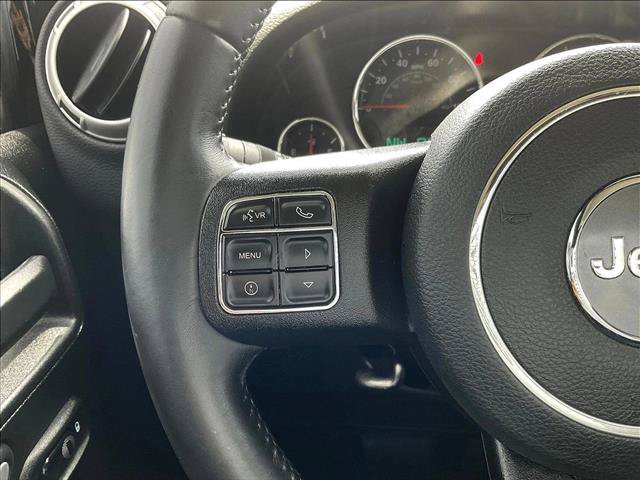 Used 2018 Jeep Wrangler Sahara w/ Connectivity Group AWD/4WD image 18