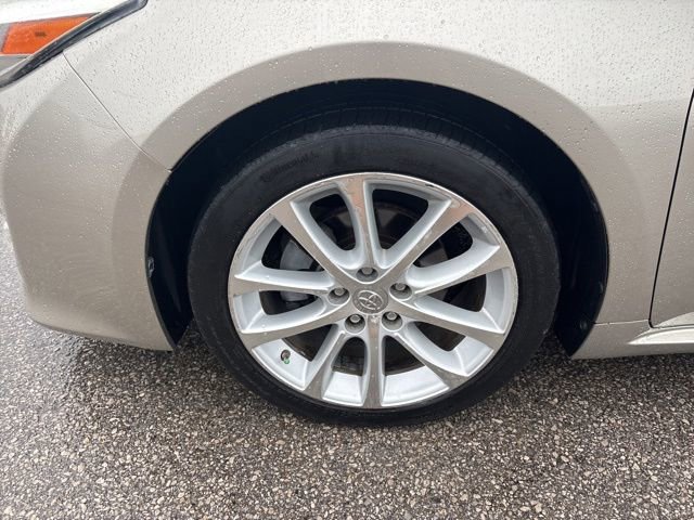 Used 2013 Toyota Avalon Limited FWD image 5