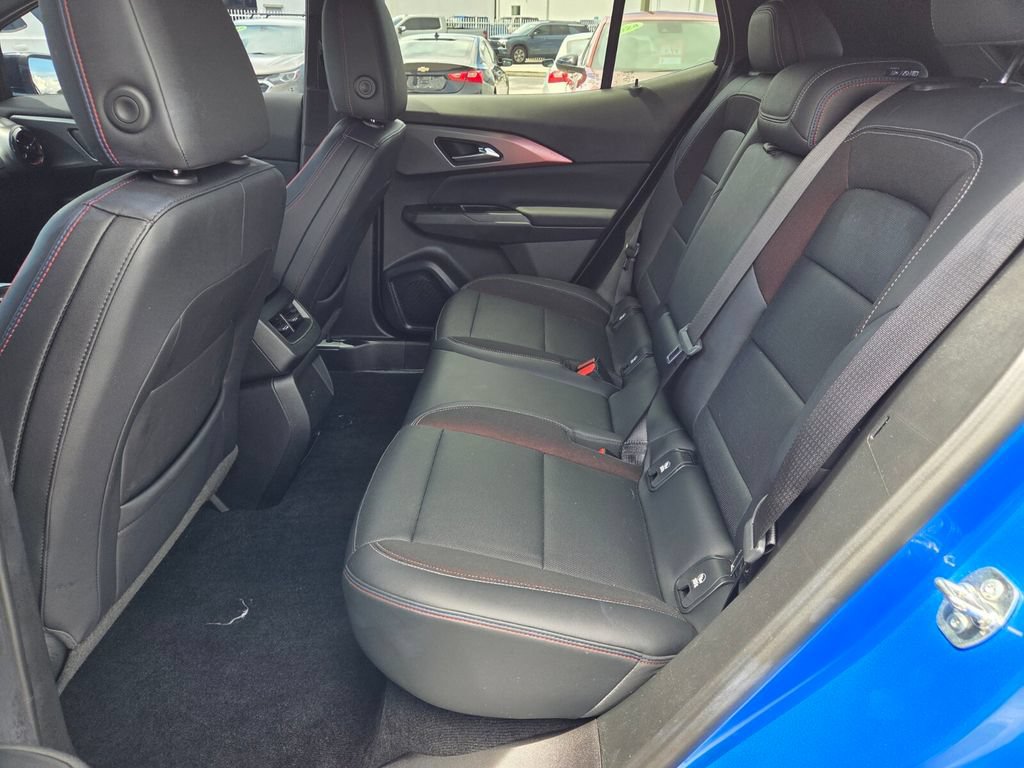 Used 2024 Chevrolet Equinox EV RS w/ LPO, Trailering Package FWD image 6