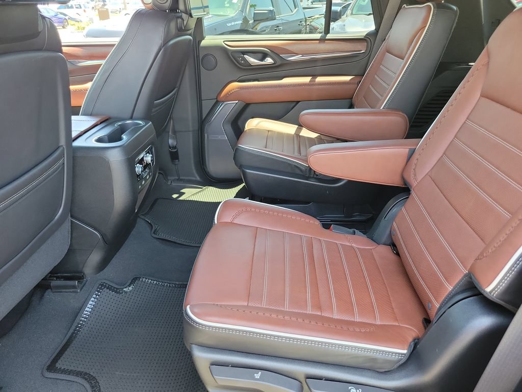 Used 2023 GMC Yukon Denali Ultimate AWD/4WD image 14