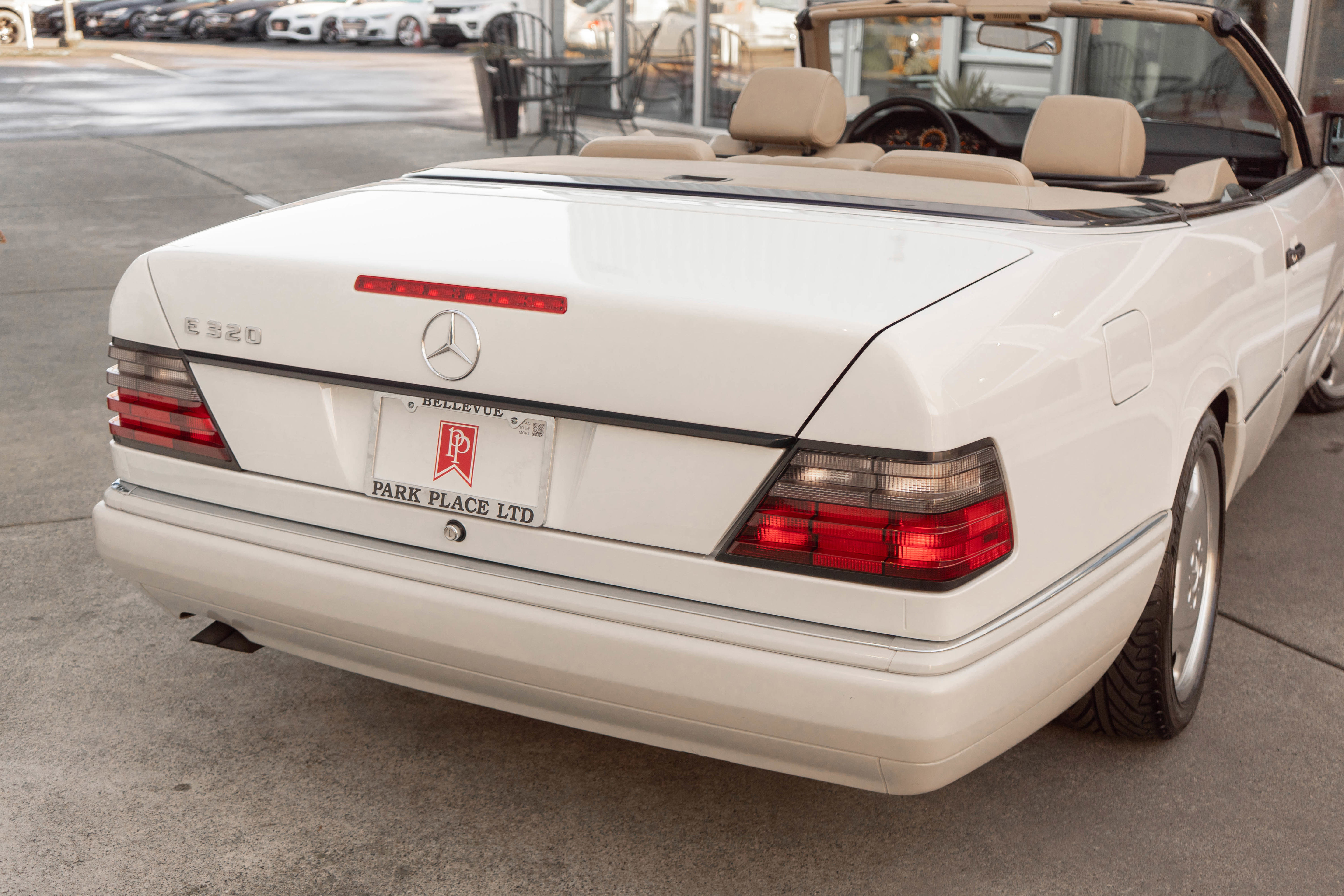 Used 1995 Mercedes-Benz E 320 Convertible image 6