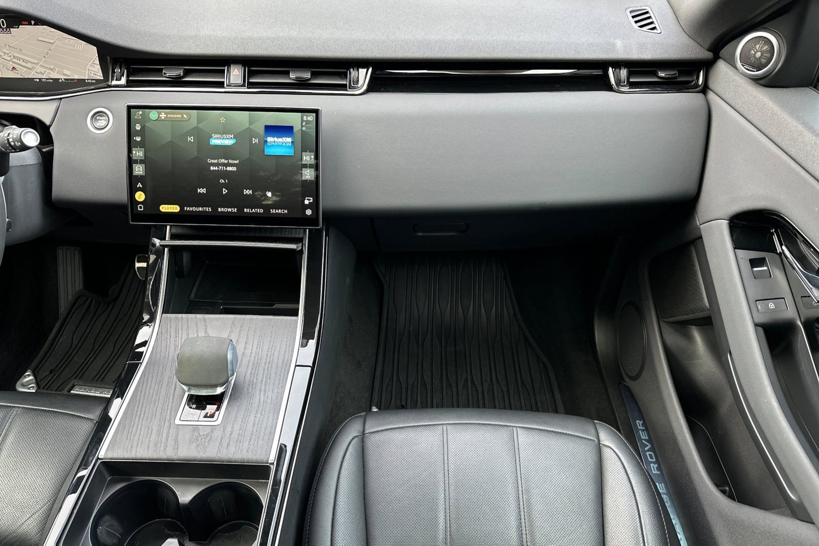 Used 2024 Land Rover Range Rover Evoque Dynamic SE image 29