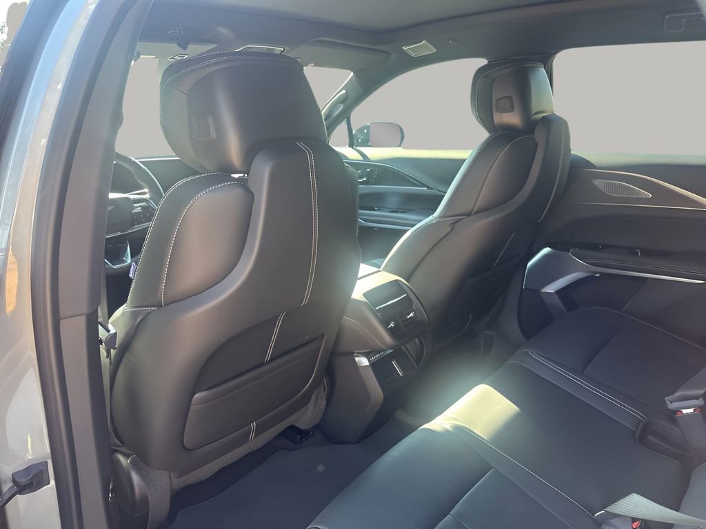 New 2026 Cadillac Lyriq V image 19
