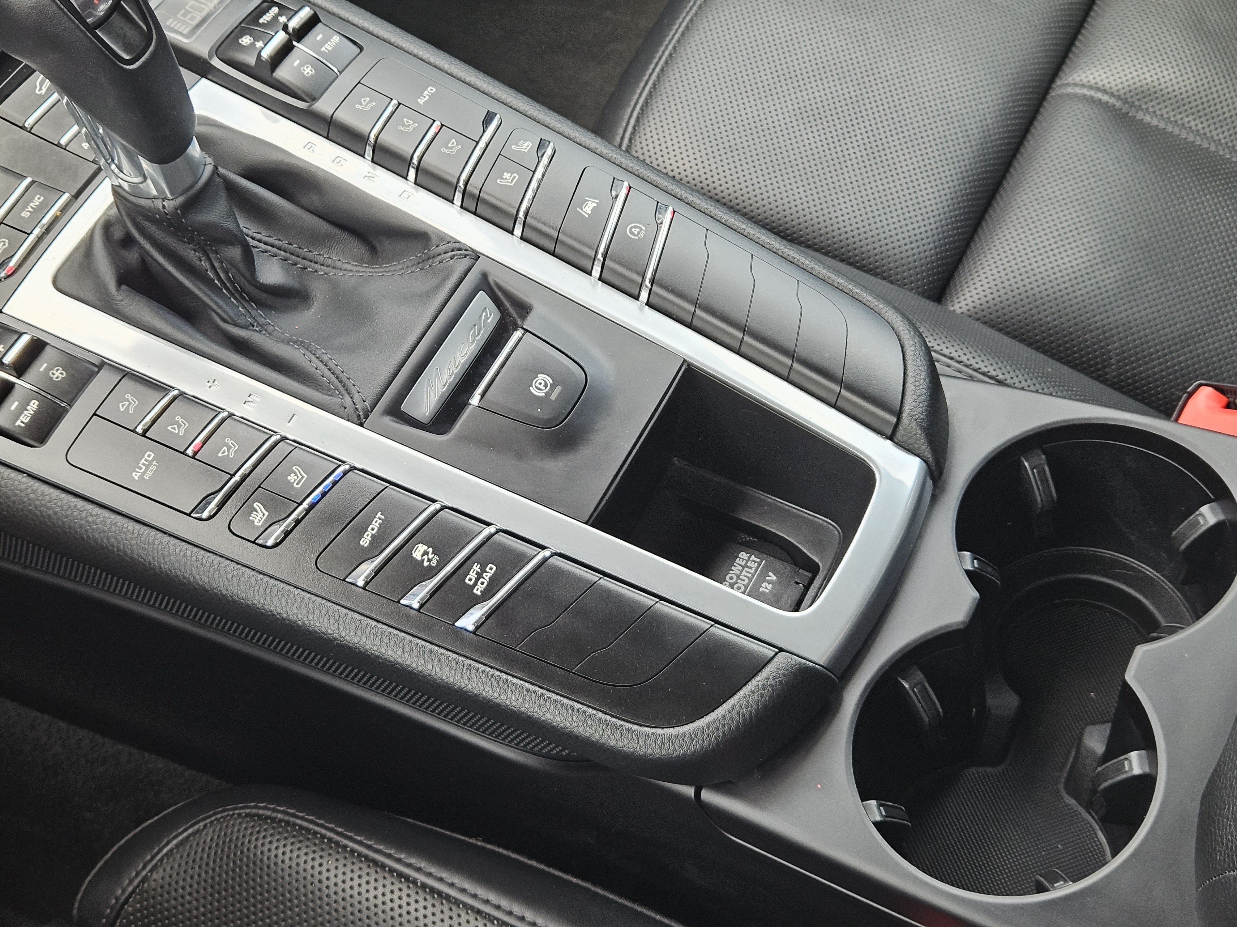 Certified 2021 Porsche Macan AWD/4WD image 20