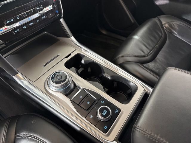 Used 2022 Ford Explorer Platinum w/ Equipment Group 601A image 28