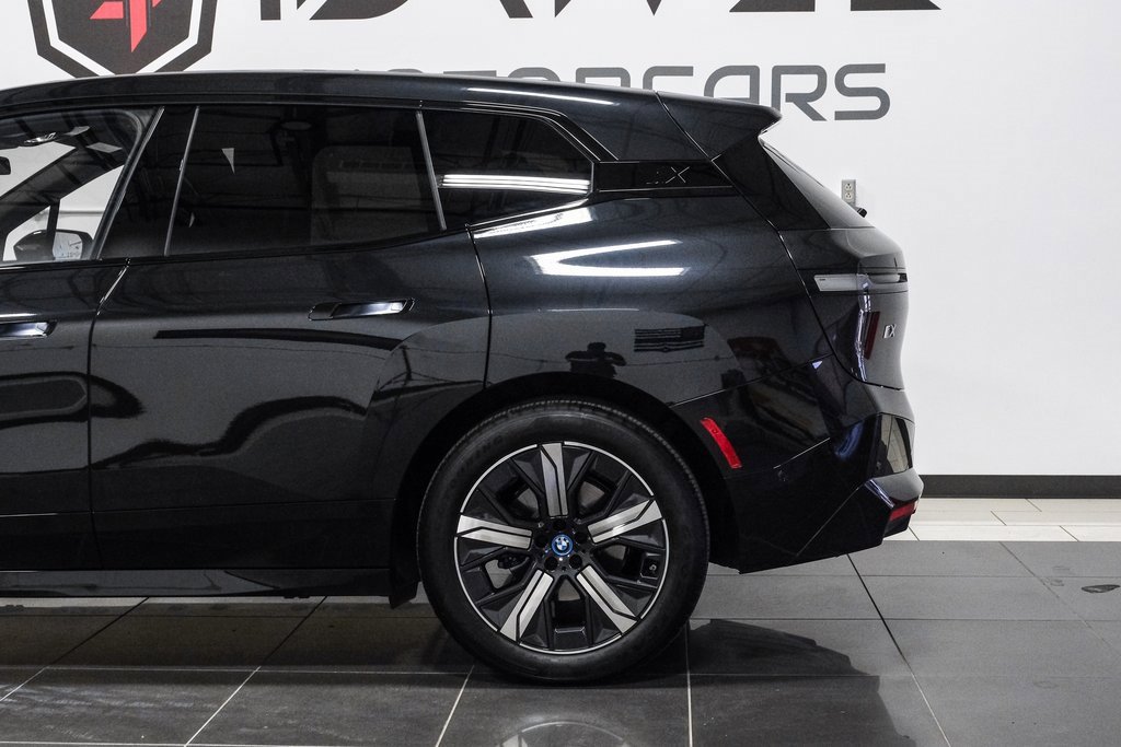 Used 2025 BMW iX xDrive50 image 18