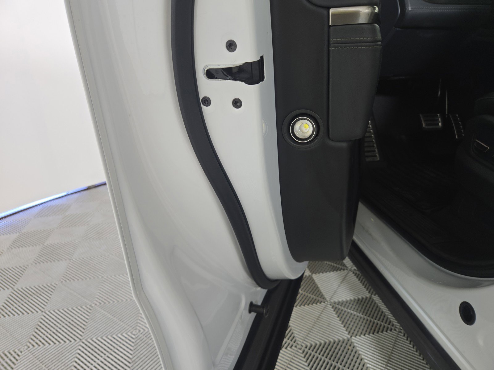 Used 2022 Rivian R1T Launch Edition image 28