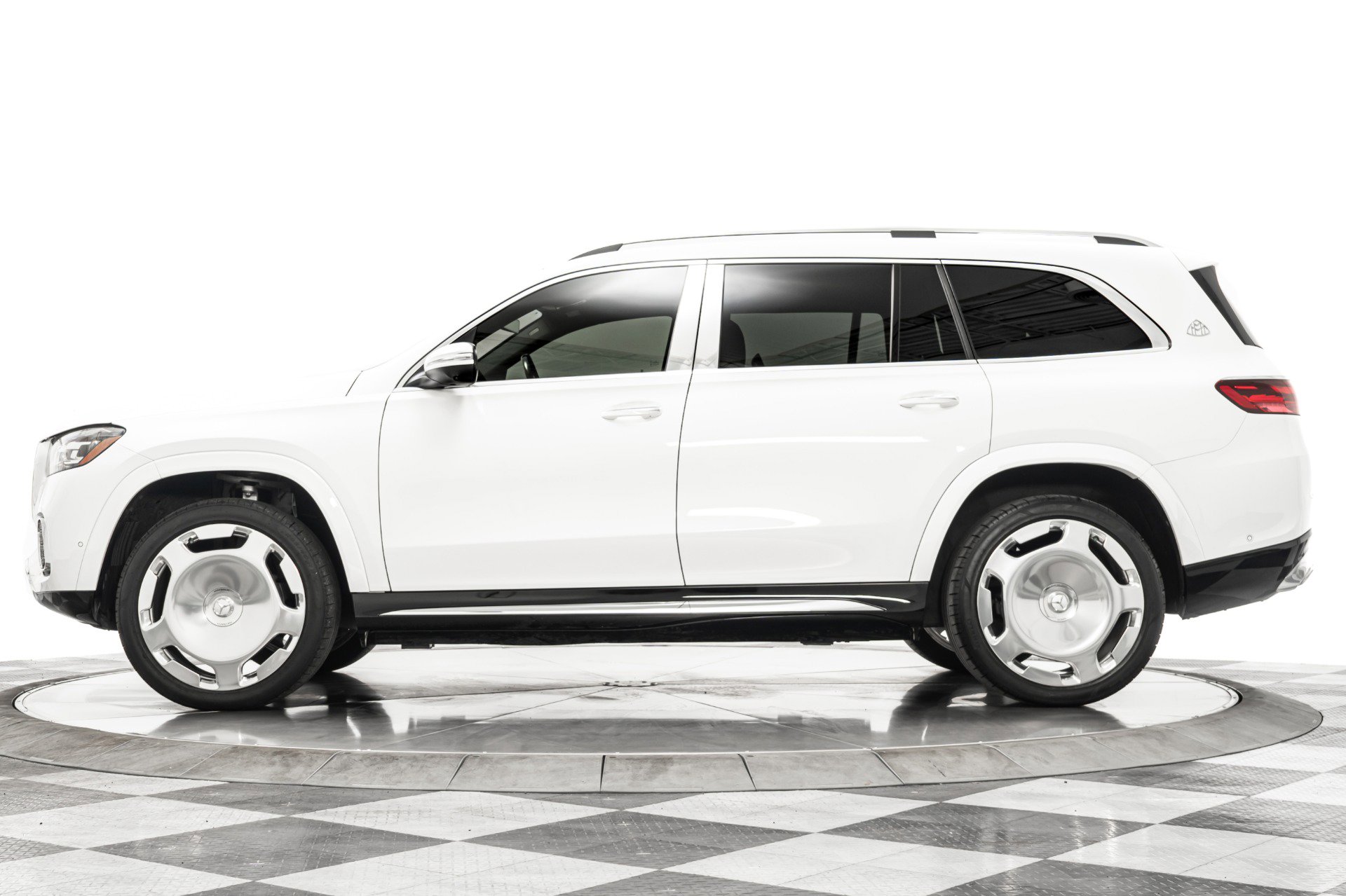 Used 2024 Mercedes-Benz Maybach GLS 600 4MATIC image 6