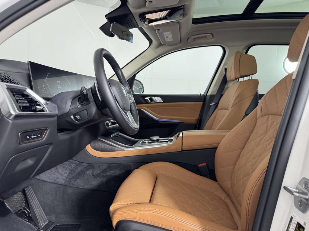 Used 2026 BMW X7 xDrive40i AWD/4WD image 4
