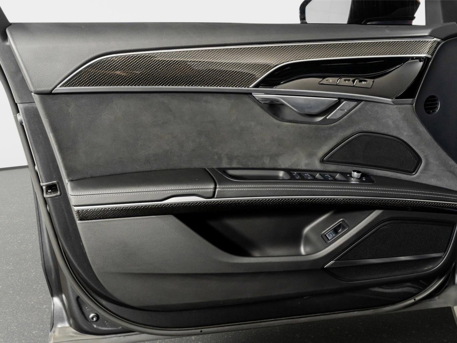 Used 2022 Audi S8 w/ S8 Executive Package image 48