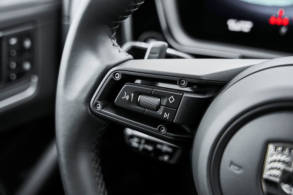 Used 2026 Porsche Cayenne Turbo image 58