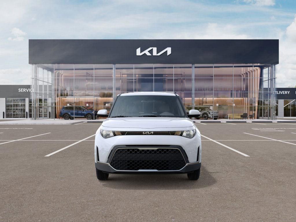 New 2025 Kia Soul LX w/ LX Technology Package FWD image 2