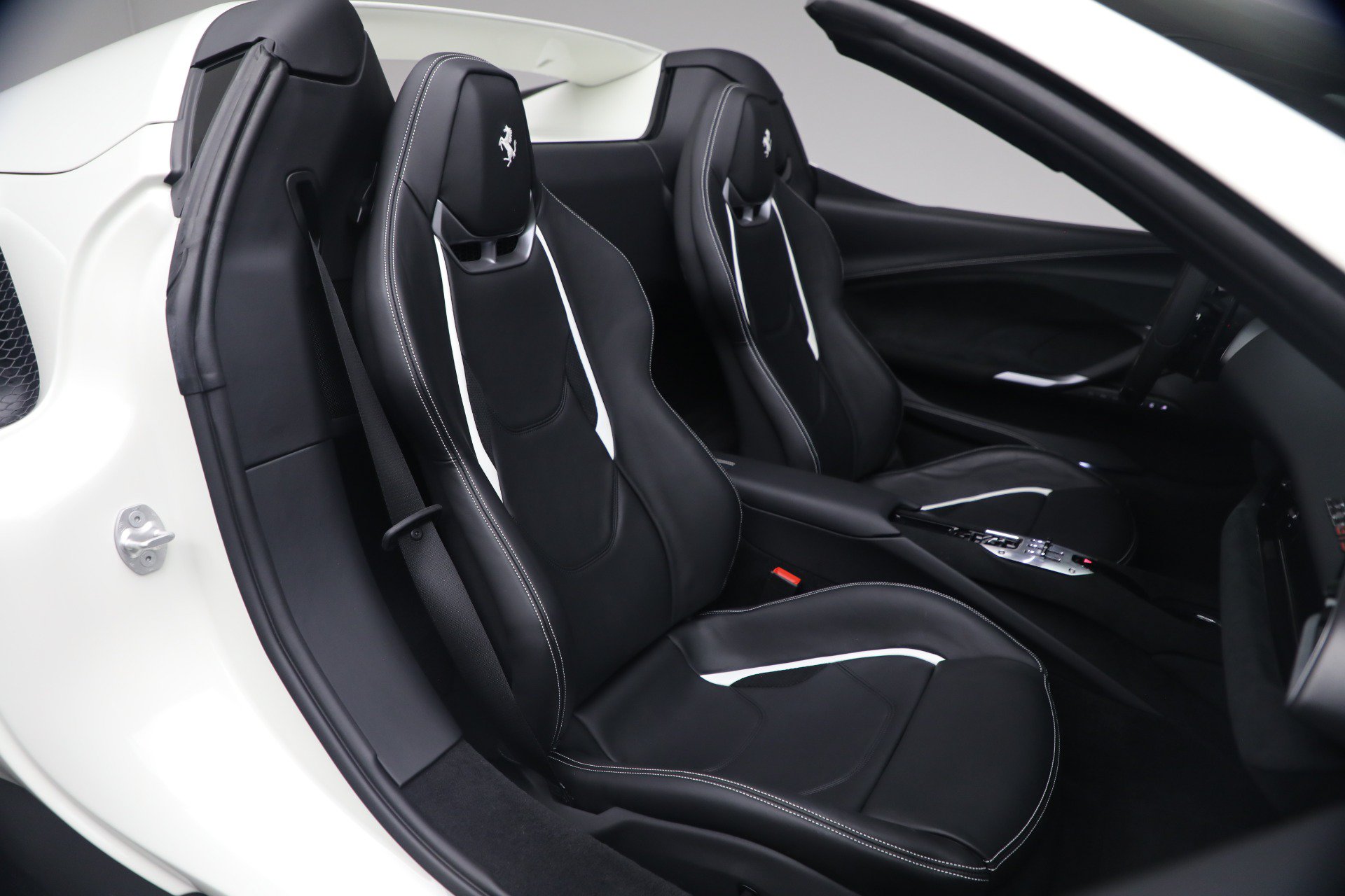 Used 2025 Ferrari 296 GTS RWD image 17