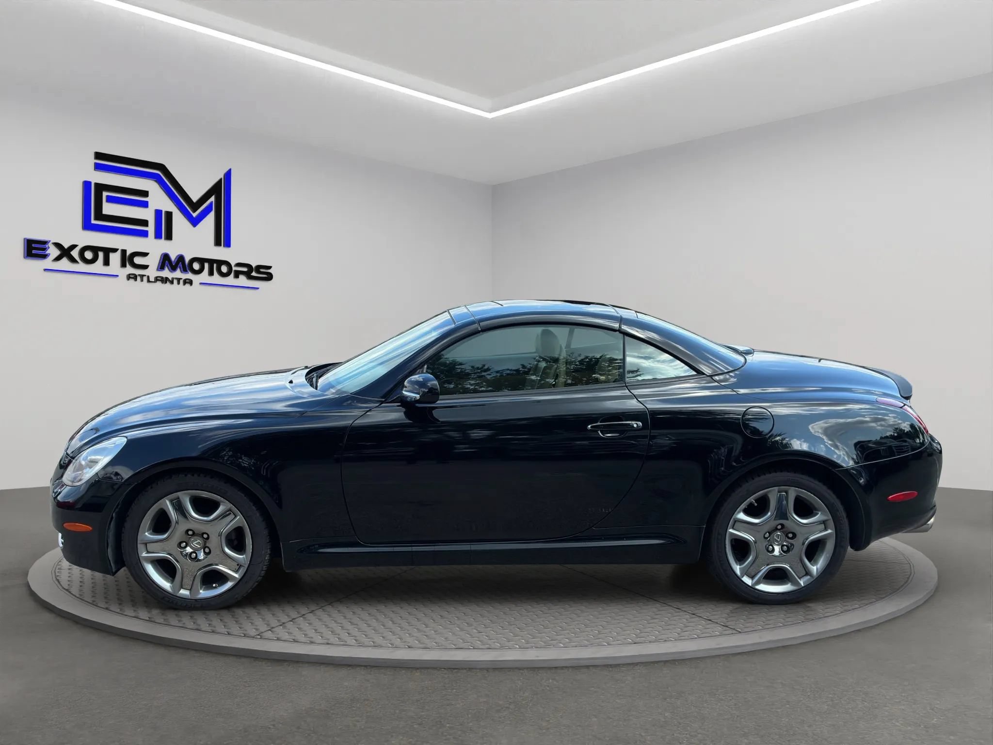 Used 2008 Lexus SC 430 Convertible RWD image 2