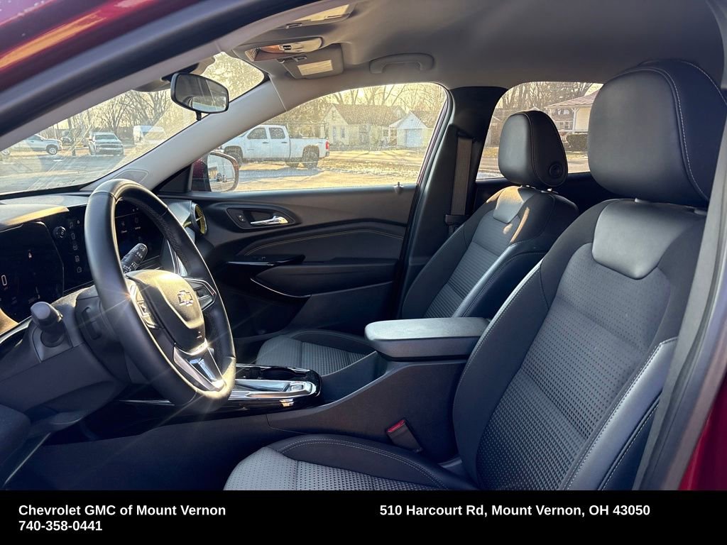 Used 2024 Chevrolet Trax LT w/ LT Convenience Package image 10