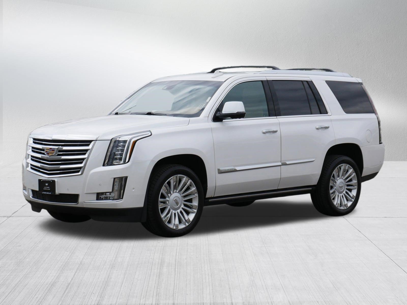Used 2017 Cadillac Escalade Platinum AWD/4WD image 3