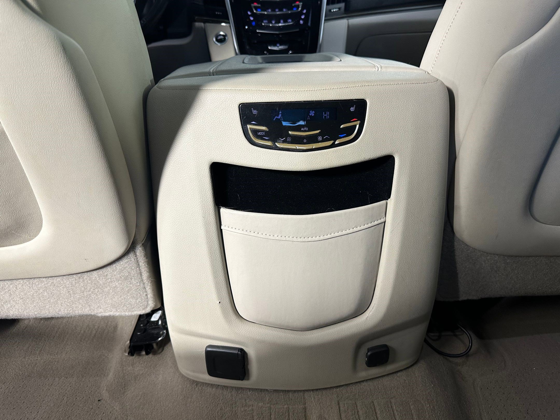 Used 2019 Cadillac Escalade Luxury image 28