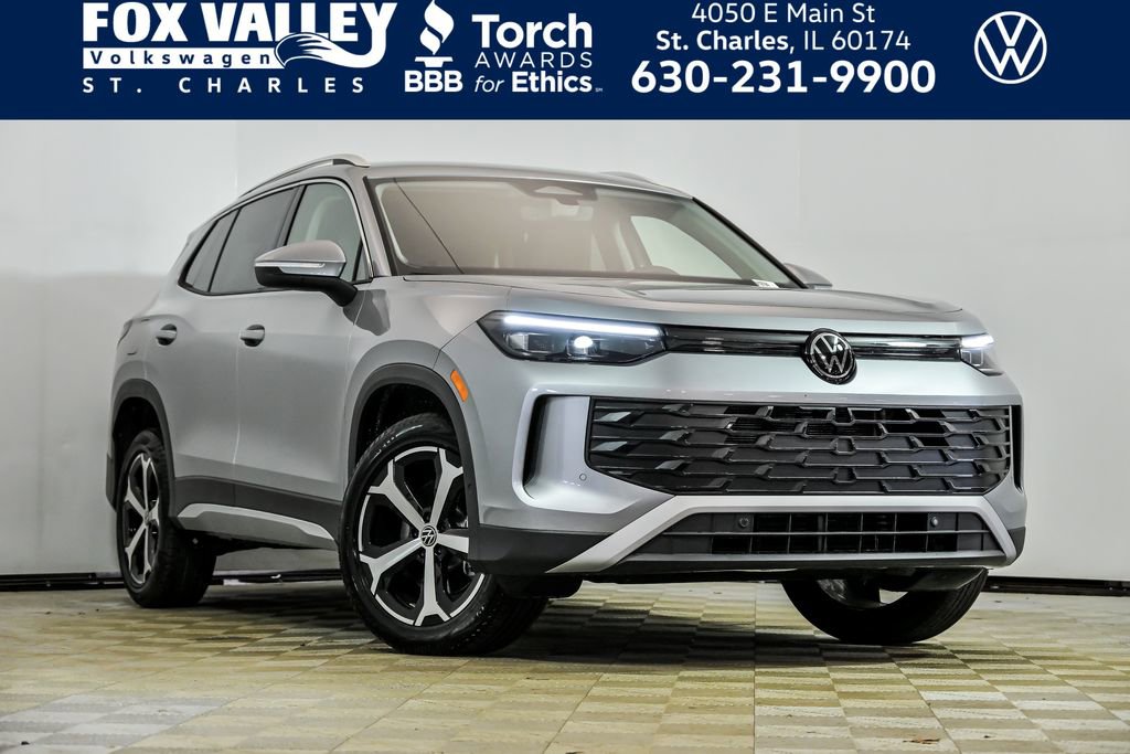 Certified 2025 Volkswagen Tiguan SE w/ Panoramic Sunroof Package AWD/4WD image 1