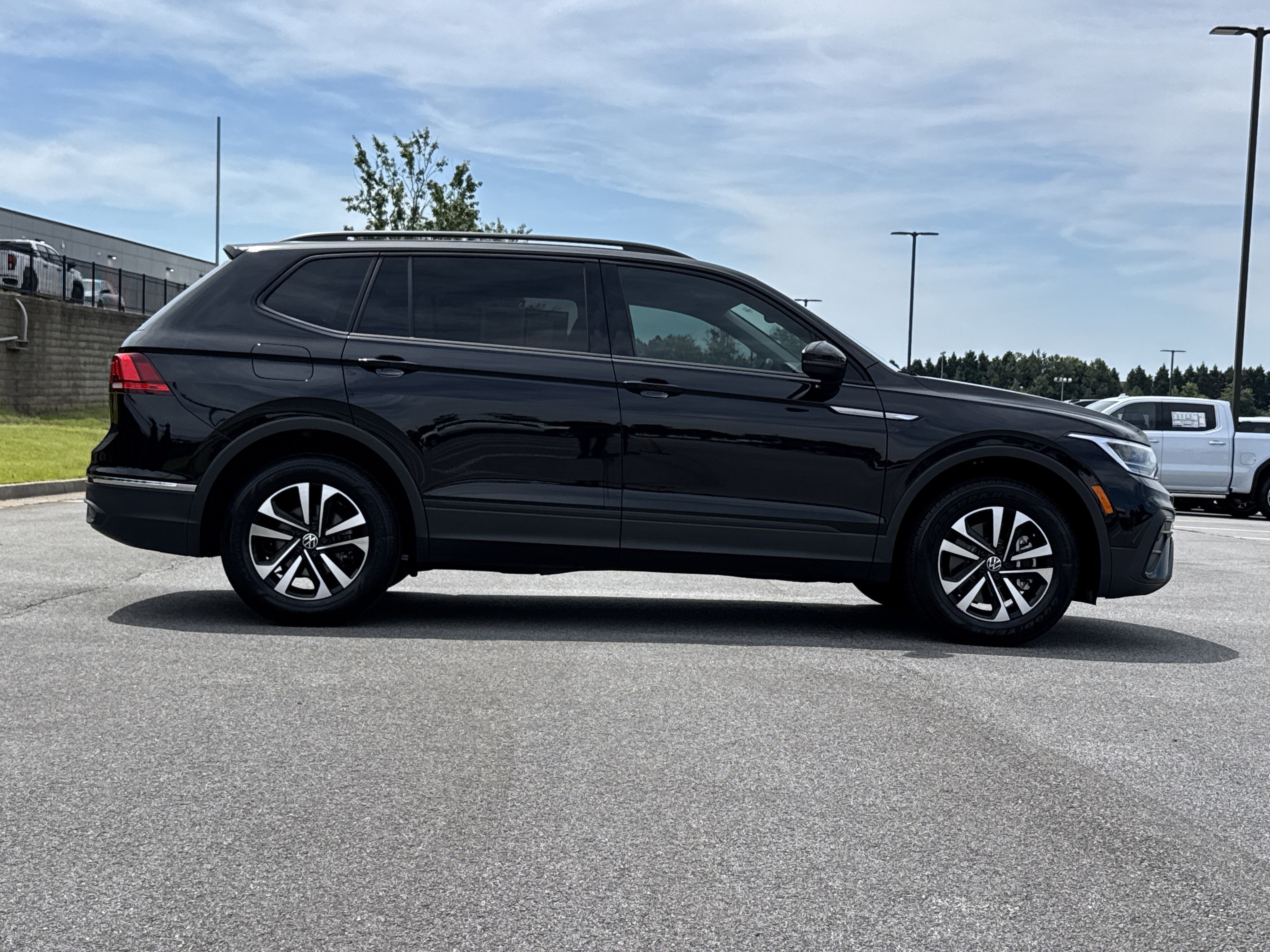 Used 2024 Volkswagen Tiguan S FWD image 11